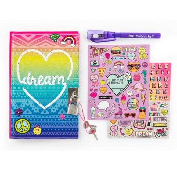 *Sold* NEW Horizon Group Light-Up Diary - Picture 4 of 5